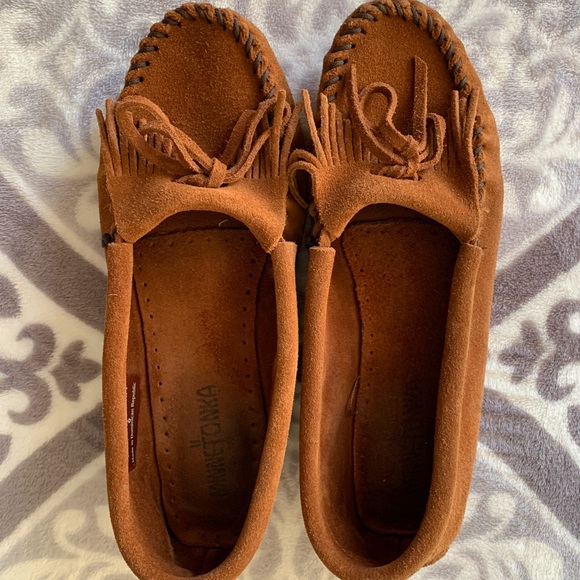 Minnetonka shoes - Picture 1 of 5